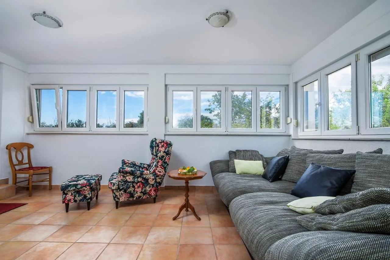 Villa Vera Banjole 0*,