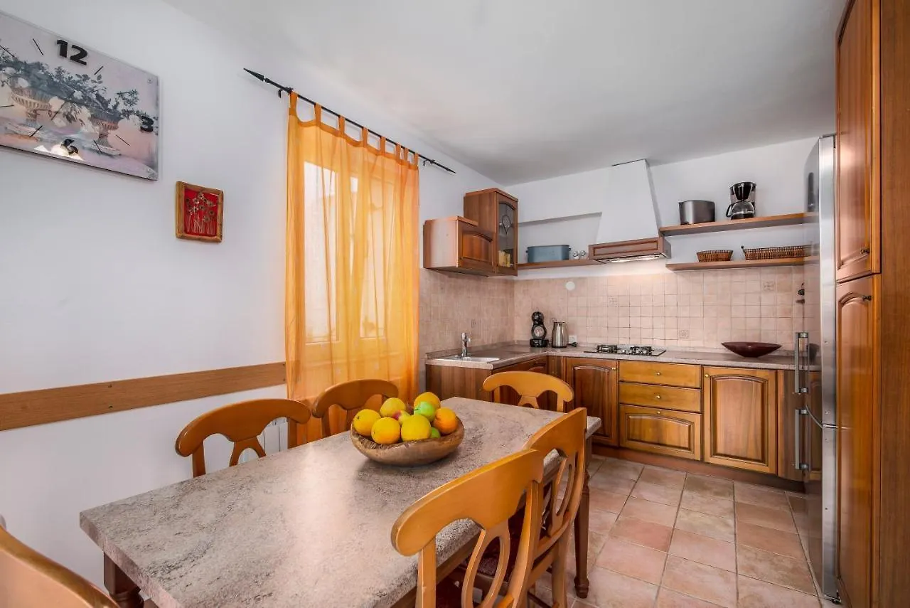 Apartment Villa Vera Banjole Croatia