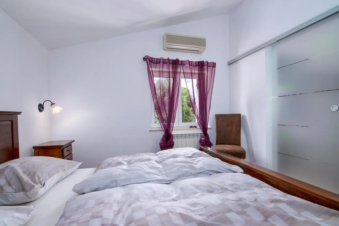 Villa Vera Banjole Apartment