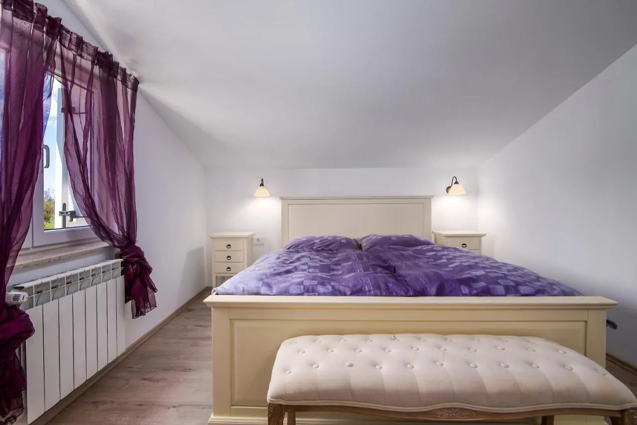 Villa Vera Banjole 0*,