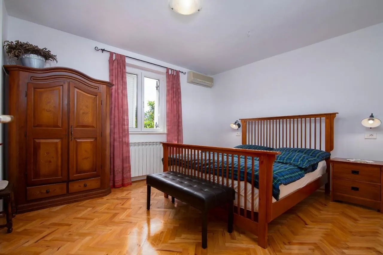 Apartment Villa Vera Banjole Croatia